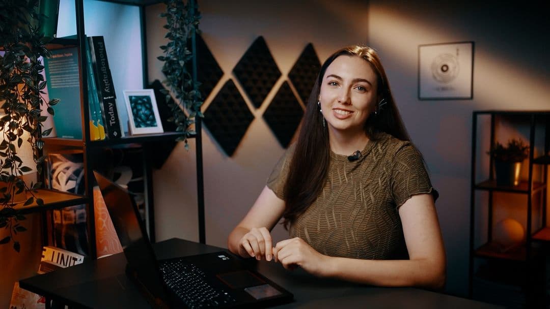 Cover of the Projector Library video lecture "Design Engineer", with Anastasiia as the speaker